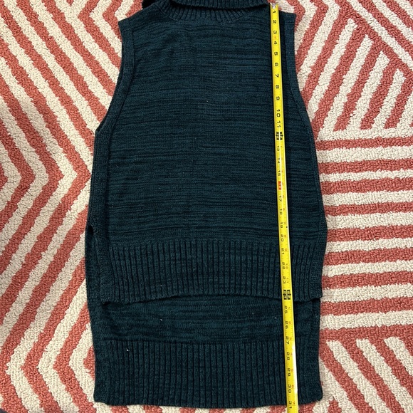 BANANA REPUBLIC S sleeveless turtleneck hi-low sweater in green and black - Picture 10 of 10
